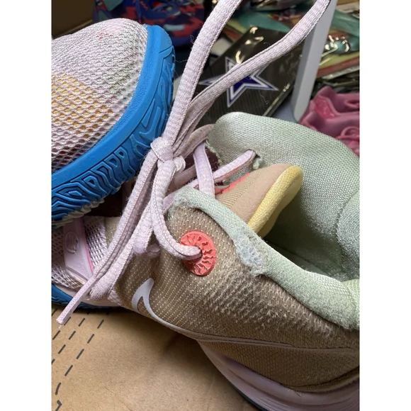 Nike Kyrie 7 GS Youth Regal Pink Sneakers Size 4y - Picture 5 of 9